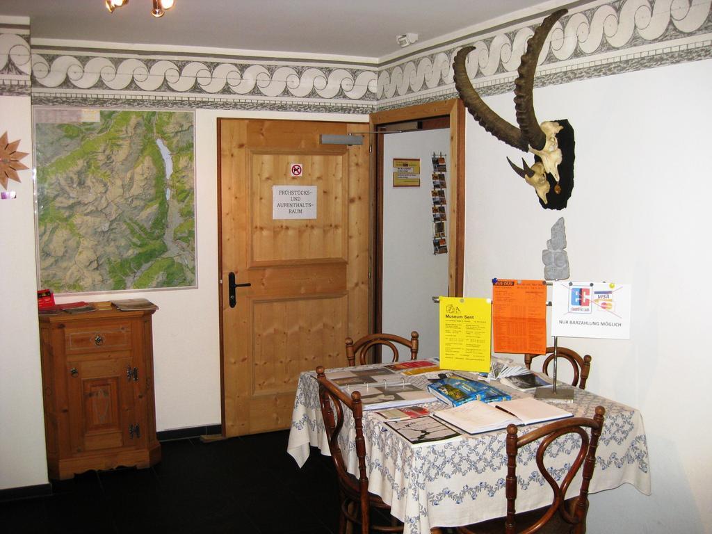 Pensiun Garni Plaz Hotel Scuol Ngoại thất bức ảnh