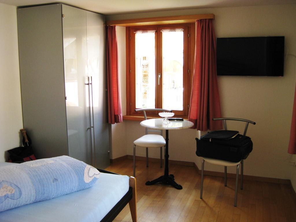 Pensiun Garni Plaz Hotel Scuol Ngoại thất bức ảnh