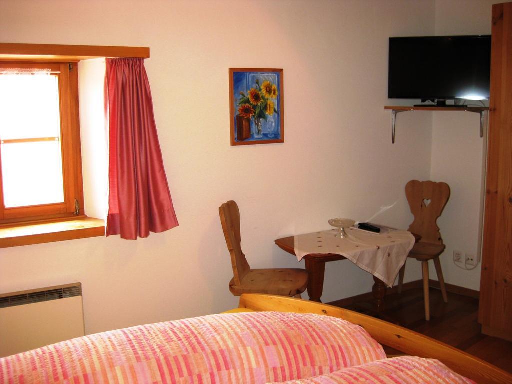 Pensiun Garni Plaz Hotel Scuol Ngoại thất bức ảnh